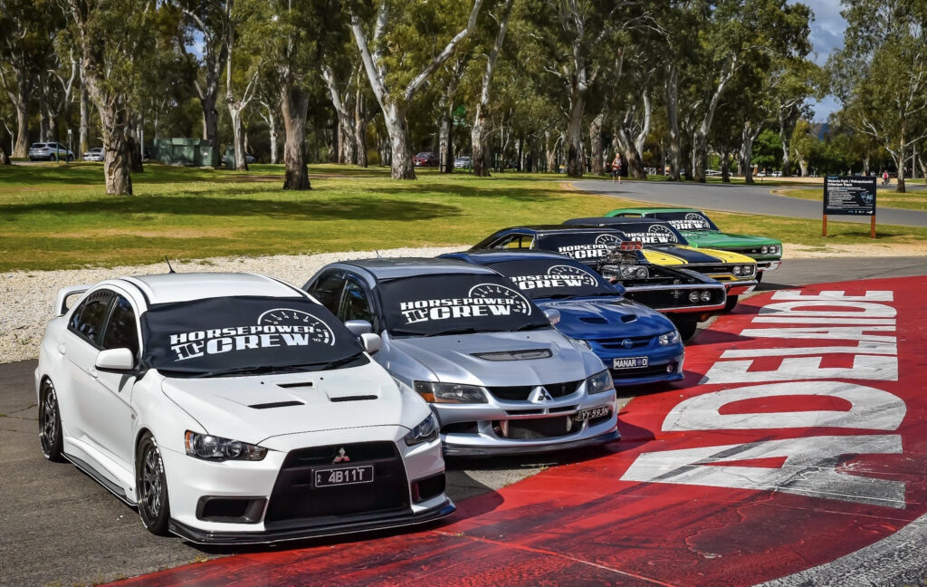 windscreen-cover-rev-gauge-modern-and-classic-size-black-and-white-all-cars