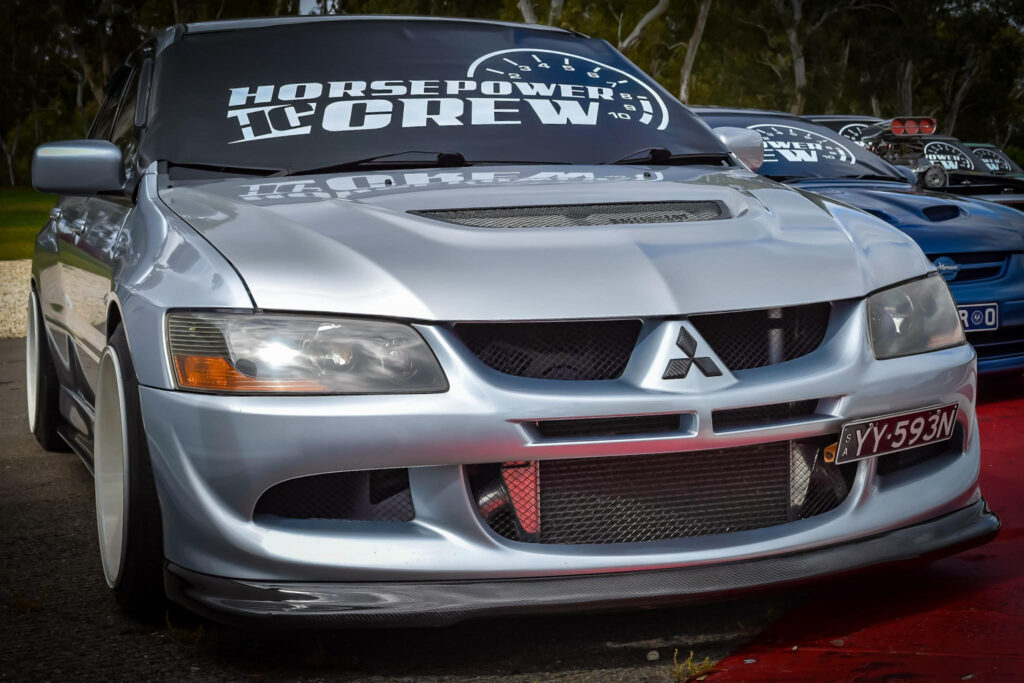 windscreen-cover-rev-gauge-modern-size-black-and-white-Sams-lancer-body